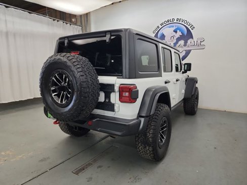 Used 2024 Jeep Wrangler Unlimited Rubicon w/ XTREMEE 35" Tire Package image 30