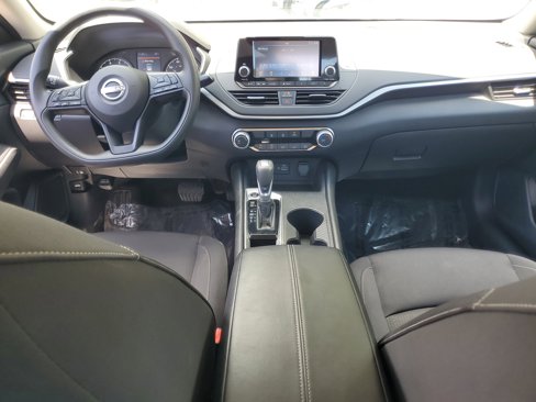 Used 2024 Nissan Altima 2.5 S image 12