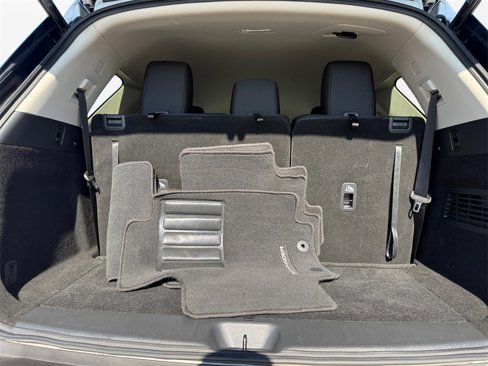 Used 2025 Nissan Pathfinder SV image 18