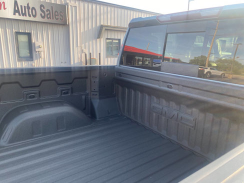 Used 2025 GMC Sierra 1500 Elevation w/ Elevation Premium Package image 12
