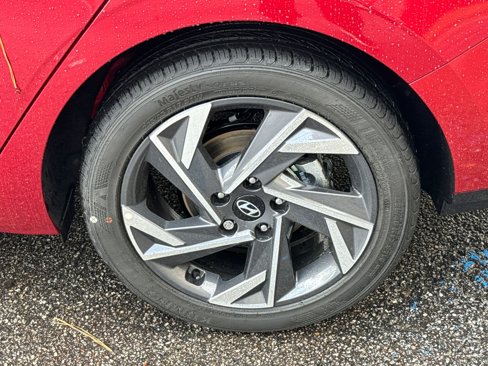 Certified 2025 Hyundai Elantra SEL image 19