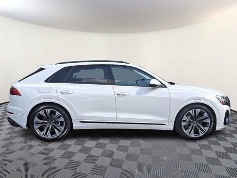Certified 2025 Audi Q8 Prestige w/ Prestige Package image 7
