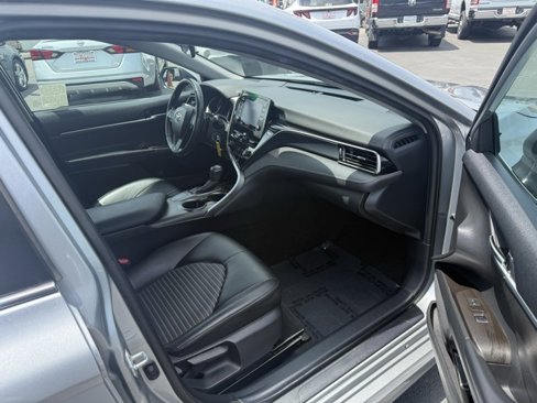 Used 2022 Toyota Camry SE image 13