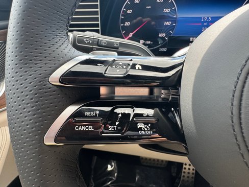 New 2026 Mercedes-Benz GLS 450 4MATIC image 9