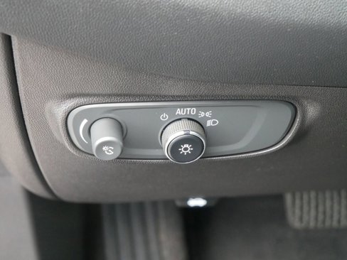 Used 2023 Chevrolet Equinox LT image 18