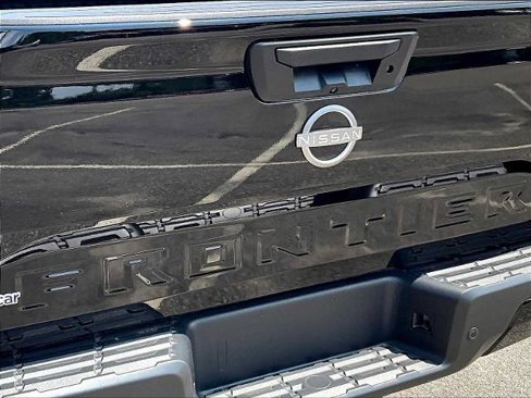 Certified 2025 Nissan Frontier SV image 27