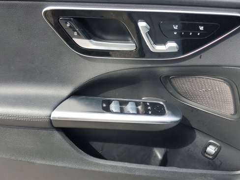 Used 2024 Mercedes-Benz C 300 Sedan image 18