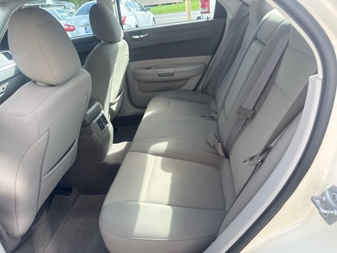 Used 2008 Chrysler 300 LX image 15