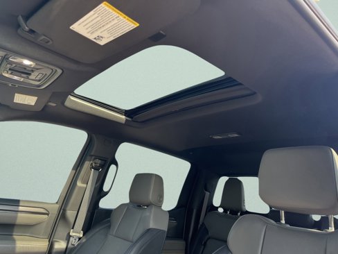 Used 2022 Chevrolet Silverado 1500 ZR2 w/ Technology Package image 18