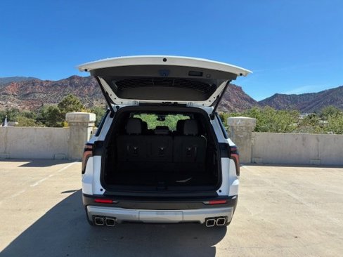 New 2026 Chevrolet Traverse LT image 7