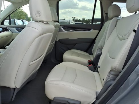 Used 2023 Cadillac XT6 Premium Luxury w/ Technology Package image 9
