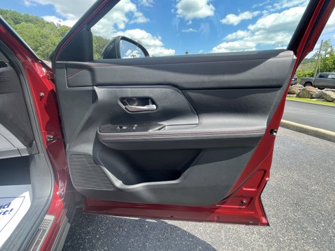Used 2025 Nissan Kicks SR w/ Illumination Package image 24