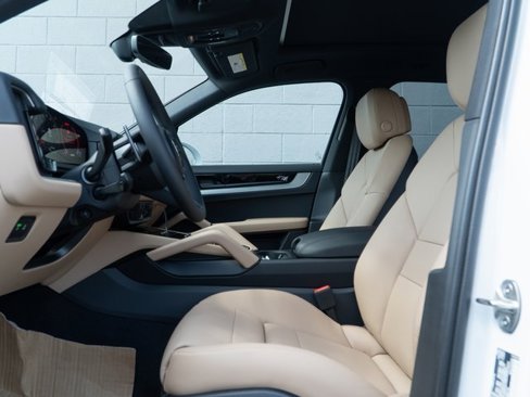 New 2026 Porsche Cayenne image 17