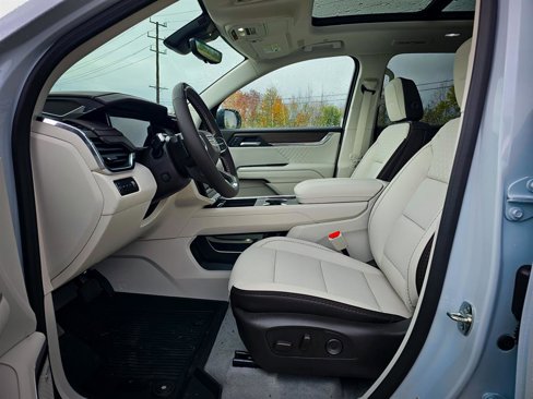 New 2026 GMC Acadia Denali w/ Super Cruise Package image 15
