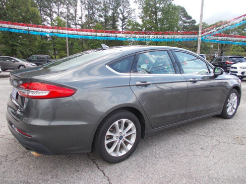 Used 2020 Ford Fusion SE image 3