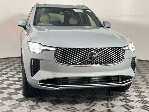 New 2026 Volvo XC90 T8 Plus image 3