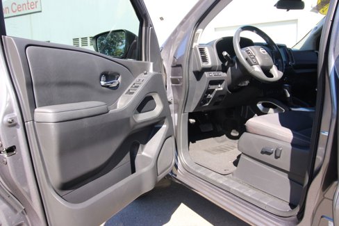 Used 2022 Nissan Frontier SV image 9