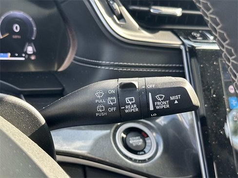 Certified 2023 Jeep Grand Cherokee Laredo w/ Luxury Tech Group I image 28