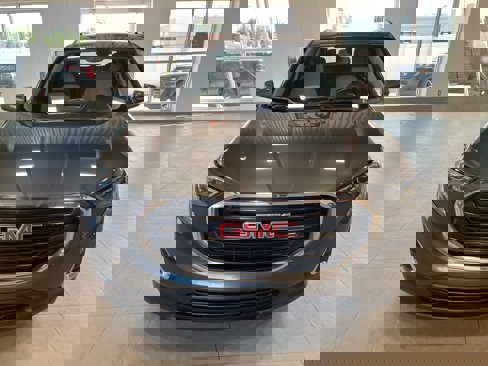 Used 2019 GMC Terrain SLE w/ Driver Convenience Package image 2