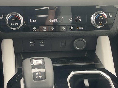 New 2025 Mitsubishi Outlander SE image 24