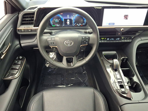 Used 2025 Toyota Crown XLE image 21