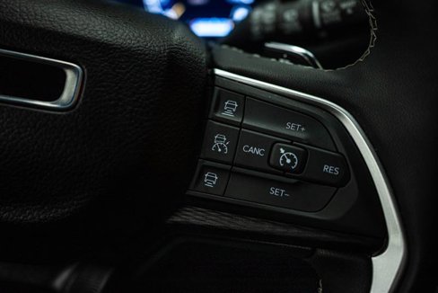 Used 2024 Jeep Grand Cherokee L Laredo image 19