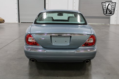 Used 2006 Jaguar XJ8 image 4