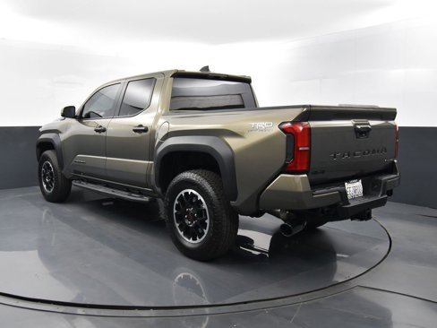 Used 2025 Toyota Tacoma TRD Off-Road image 32