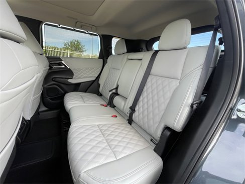 New 2025 Mitsubishi Outlander SEL image 23