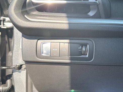 New 2026 Chevrolet Traverse LT image 17