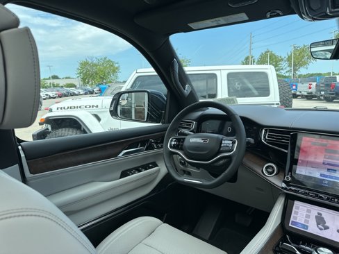 New 2025 Jeep Grand Wagoneer 4WD image 51