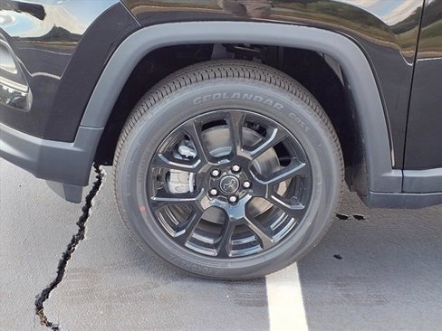New 2026 Jeep Compass Latitude image 20