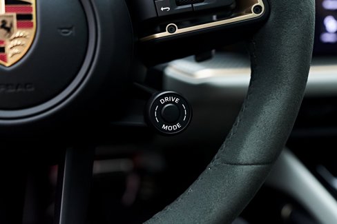 Used 2025 Porsche Cayenne GTS image 71