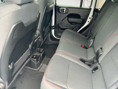 New 2025 Jeep Gladiator Rubicon w/ Convenience Group image 10