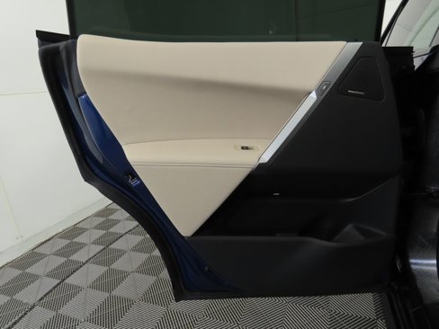Certified 2025 BMW iX xDrive50 w/ Premium Package image 27