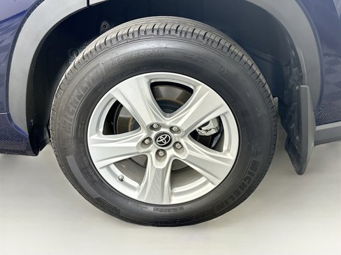 Used 2025 Toyota Highlander LE image 11