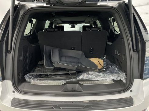 New 2025 Chevrolet Suburban High Country image 17