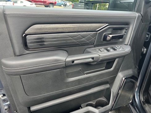 Used 2025 RAM 3500 Limited image 10