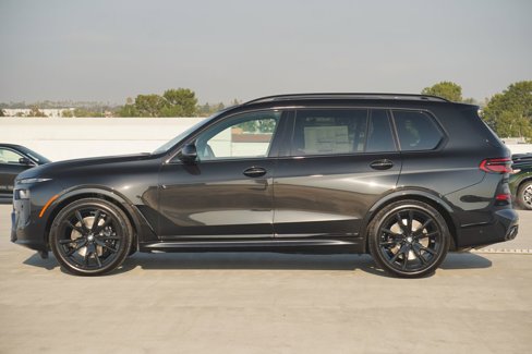 New 2026 BMW X7 M60i image 4