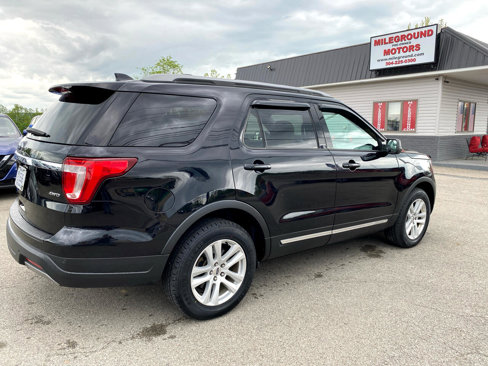 Used 2019 Ford Explorer XLT image 5