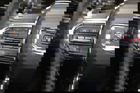 Used 2025 GMC Acadia Elevation image 35
