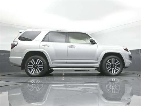 Used 2024 Toyota 4Runner Limited image 32