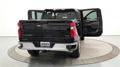 Used 2025 Chevrolet Silverado 1500 LTZ image 15