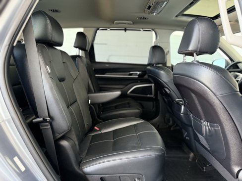 Used 2023 Kia Telluride EX w/ EX Captain's Chair Package image 48