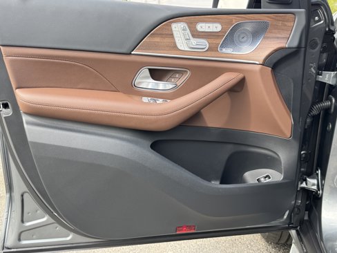New 2026 Mercedes-Benz GLS 450 4MATIC image 16