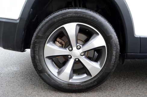 Used 2022 Jeep Cherokee Limited image 11