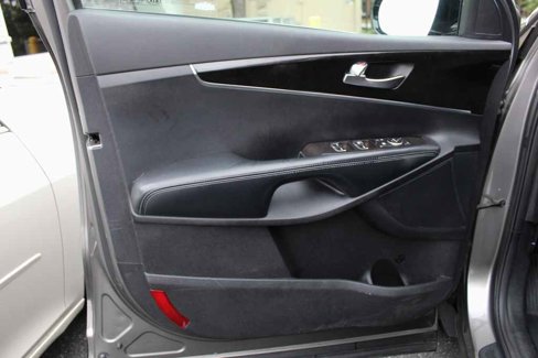 Used 2018 Kia Sorento LX image 11