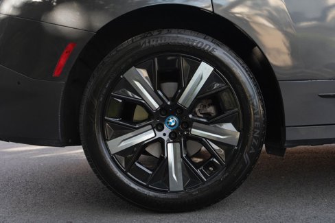 Used 2024 BMW iX xDrive50 image 9