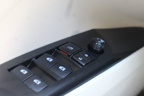 Used 2020 Toyota Camry LE image 21