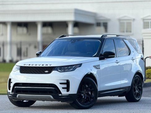 Used 2020 Land Rover Discovery Landmark image 1